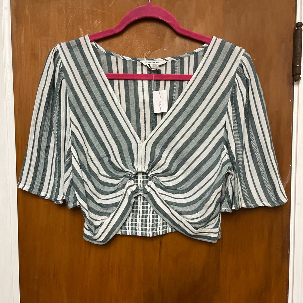 American Eagle top. M - Picture 2 of 6